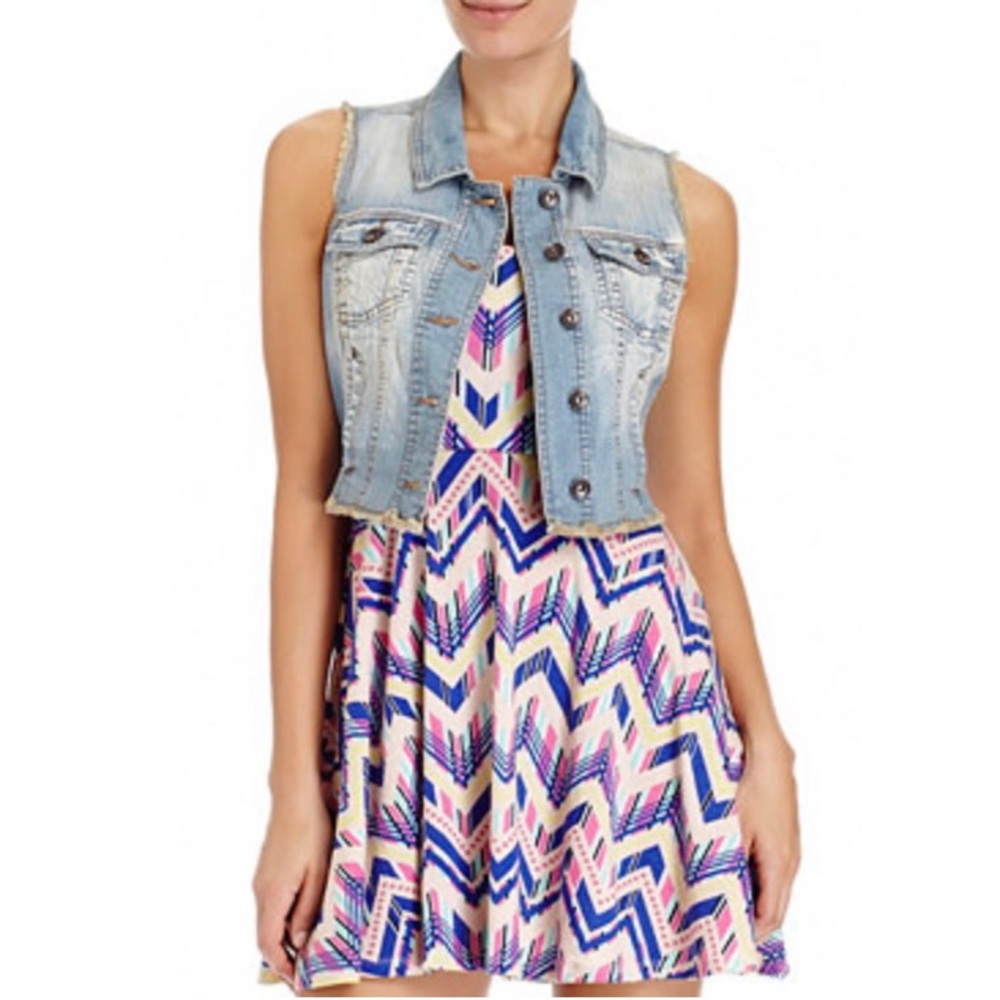 Bebe 2B Fiona Frayed Denim Vest